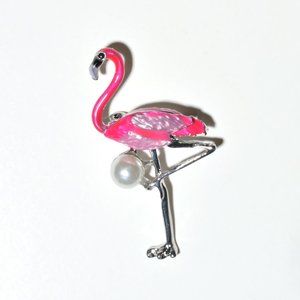 Flamingo pin with pearl